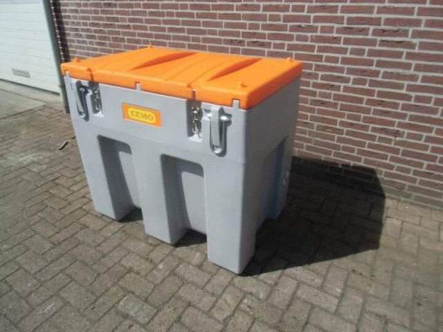 Kunststof dieseltank - Tsisternauto: pilt 1 Kunststof dieseltank - Tsisternauto: pilt 1