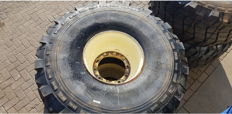 Michelin 24 20.5 xs - Rehvid ja veljed: pilt 2 Michelin 24 20.5 xs - Rehvid ja veljed: pilt 2