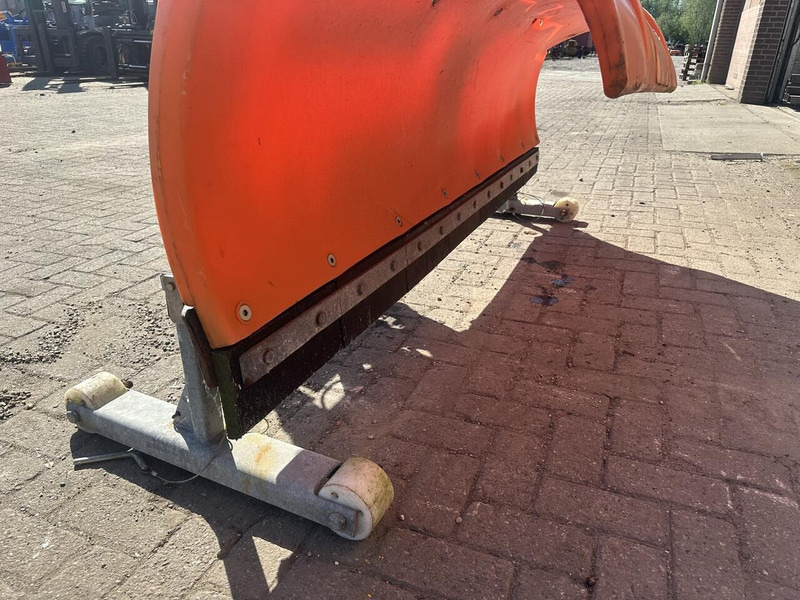 NIDO - Lumesahk: pilt 4 NIDO - Lumesahk: pilt 4