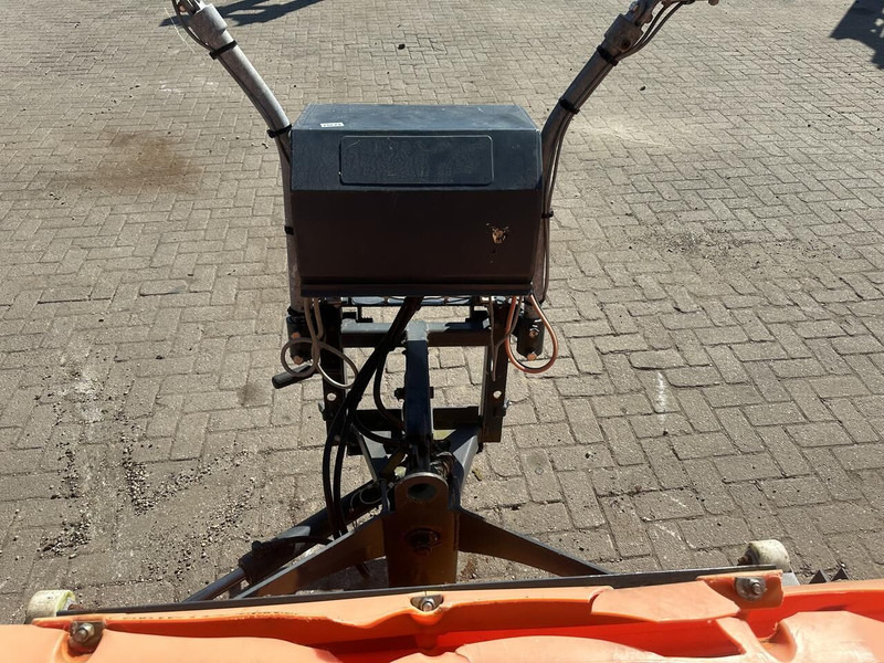 NIDO - Lumesahk: pilt 5 NIDO - Lumesahk: pilt 5