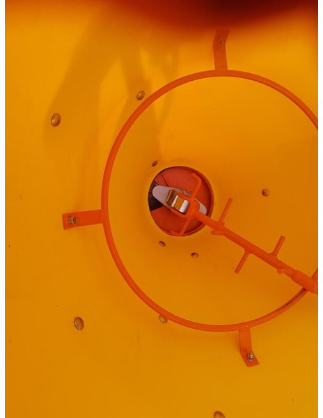 Pronar PS250M - Liiva-/ Soolajaotur: pilt 2 Pronar PS250M - Liiva-/ Soolajaotur: pilt 2