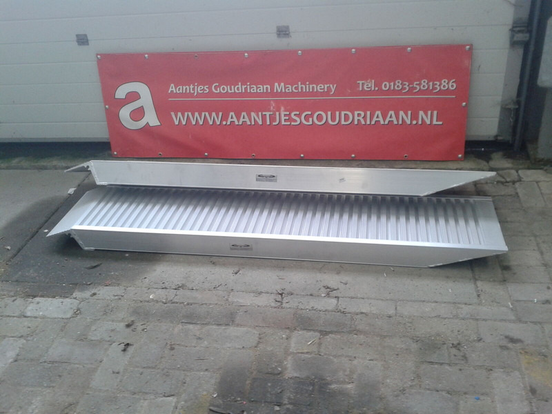 RIJPLANKEN 2 meter - Laadimisramp: pilt 1 RIJPLANKEN 2 meter - Laadimisramp: pilt 1
