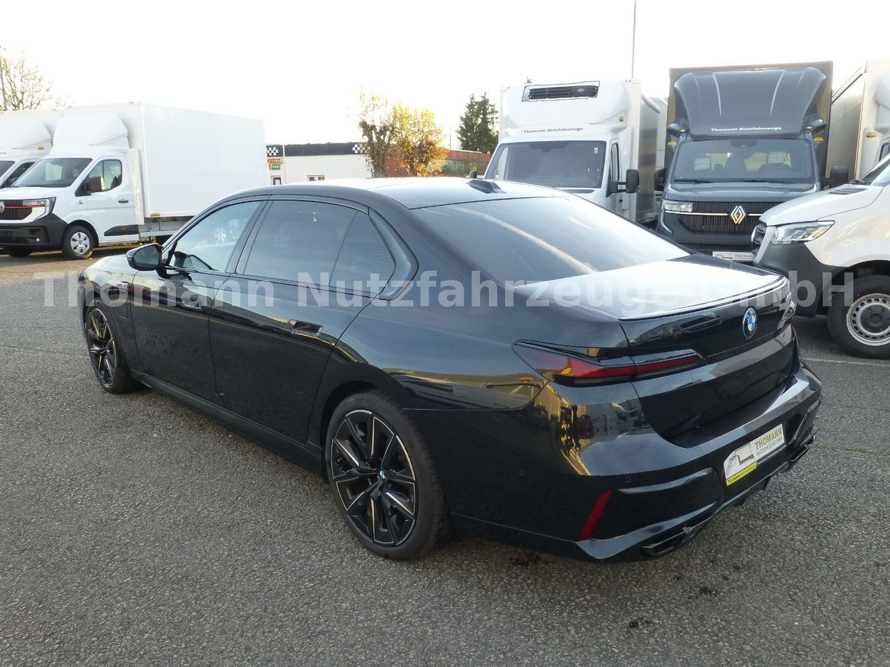 BMW M760 7 M760 e xDrive Cinema Sky Lounge 2x 21 Zol - Sedaan: pilt 5 BMW M760 7 M760 e xDrive Cinema Sky Lounge 2x 21 Zol - Sedaan: pilt 5