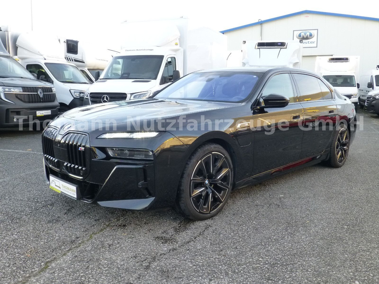 BMW M760 7 M760 e xDrive Cinema Sky Lounge 2x 21 Zol - Sedaan: pilt 1 BMW M760 7 M760 e xDrive Cinema Sky Lounge 2x 21 Zol - Sedaan: pilt 1