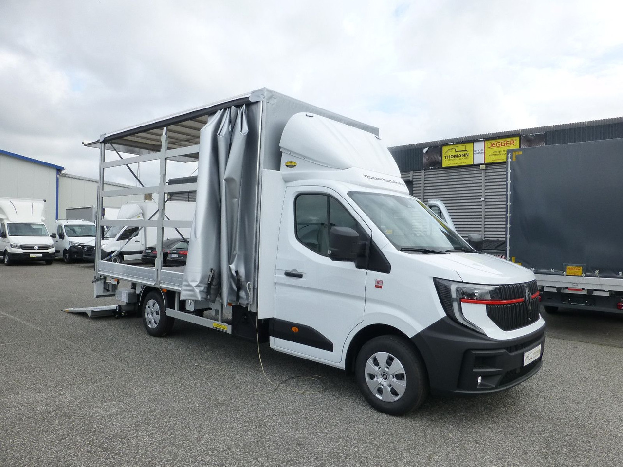 Renault NEW Master Pritsche Plane BÄR Ladebordwand - Tent tarbesõiduk: pilt 1 Renault NEW Master Pritsche Plane BÄR Ladebordwand - Tent tarbesõiduk: pilt 1