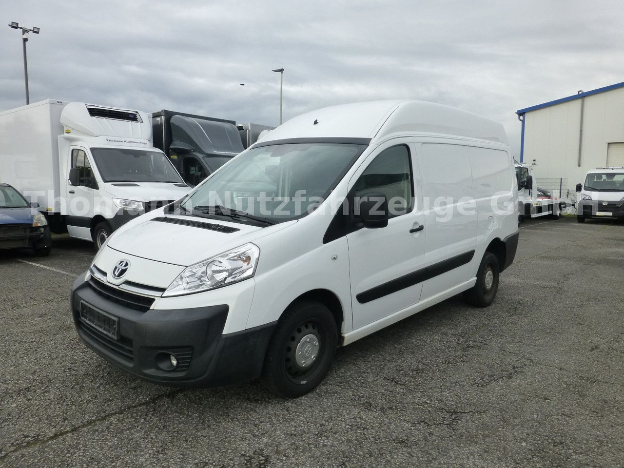 Toyota PROACE 2.0d L2H2 Klima Standheizung - Väike kaubik: pilt 2 Toyota PROACE 2.0d L2H2 Klima Standheizung - Väike kaubik: pilt 2