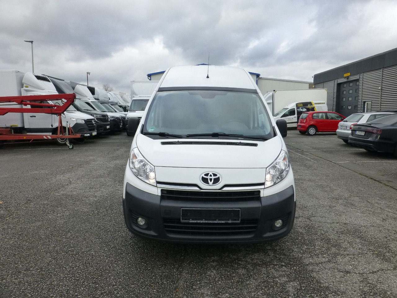 Toyota PROACE 2.0d L2H2 Klima Standheizung - Väike kaubik: pilt 3 Toyota PROACE 2.0d L2H2 Klima Standheizung - Väike kaubik: pilt 3