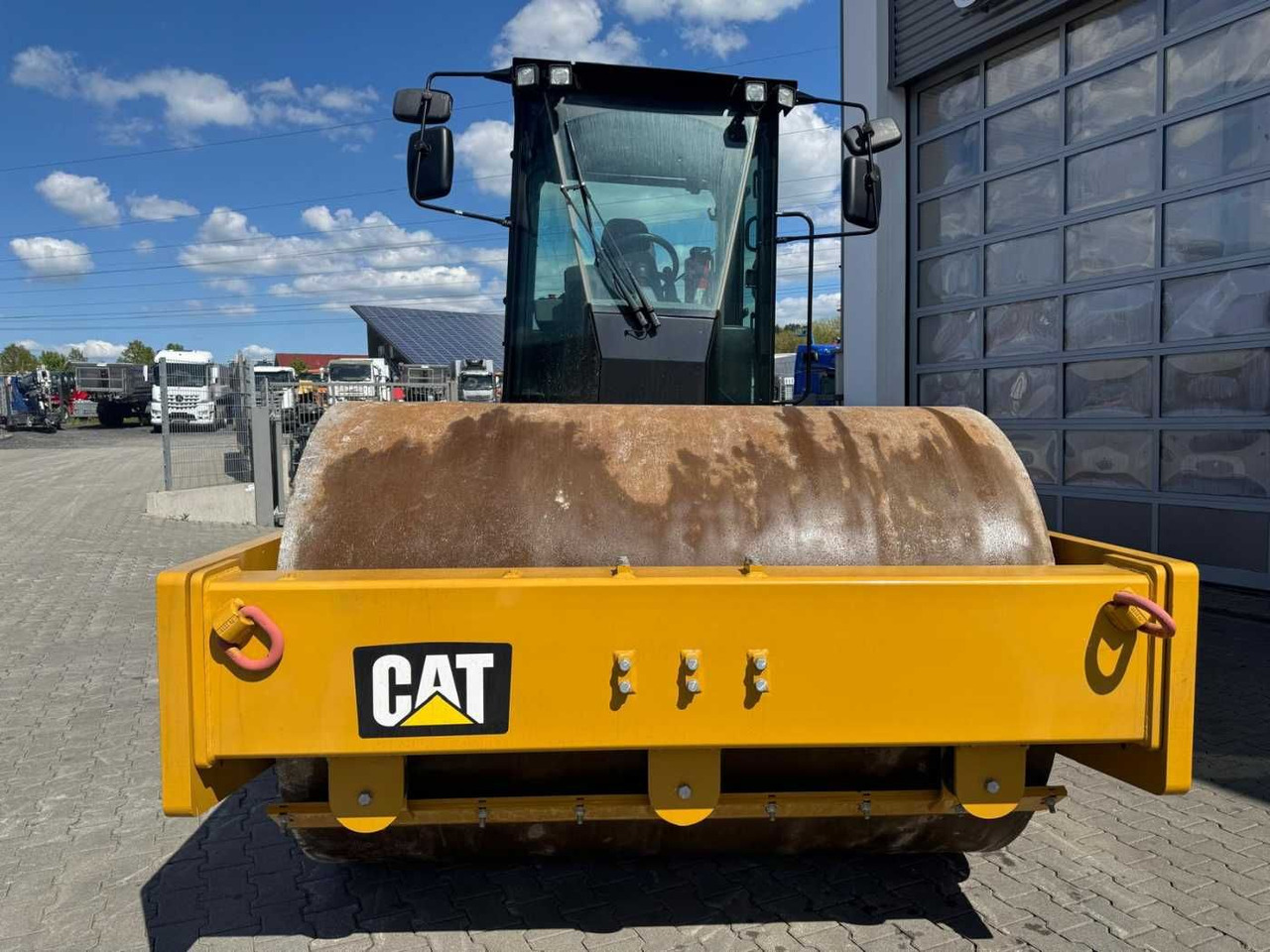 CAT CS66B / 2017 / nur 83h! / Klima / neuwertig! - Tihendaja: pilt 3 CAT CS66B / 2017 / nur 83h! / Klima / neuwertig! - Tihendaja: pilt 3