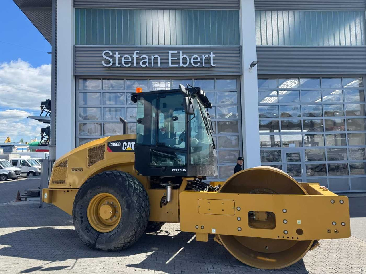 CAT CS66B / 2017 / nur 83h! / Klima / neuwertig! - Tihendaja: pilt 1 CAT CS66B / 2017 / nur 83h! / Klima / neuwertig! - Tihendaja: pilt 1