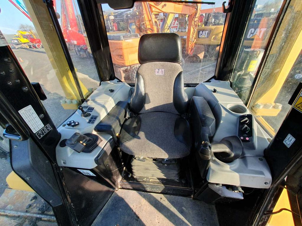CAT D6N LGP / 7.374h / 6-Wege Klappschild / Bj: 2017  liising CAT D6N LGP / 7.374h / 6-Wege Klappschild / Bj: 2017: pilt 11