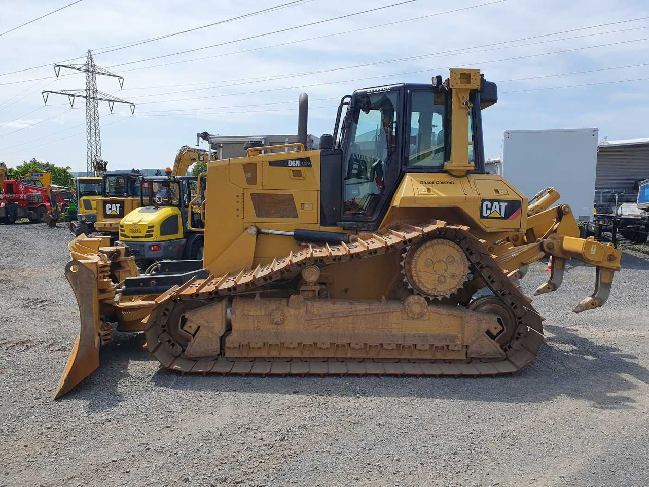 CAT D6N LGP / 8.524h / Klappschild / Ripper - Buldooser: pilt 2 CAT D6N LGP / 8.524h / Klappschild / Ripper - Buldooser: pilt 2