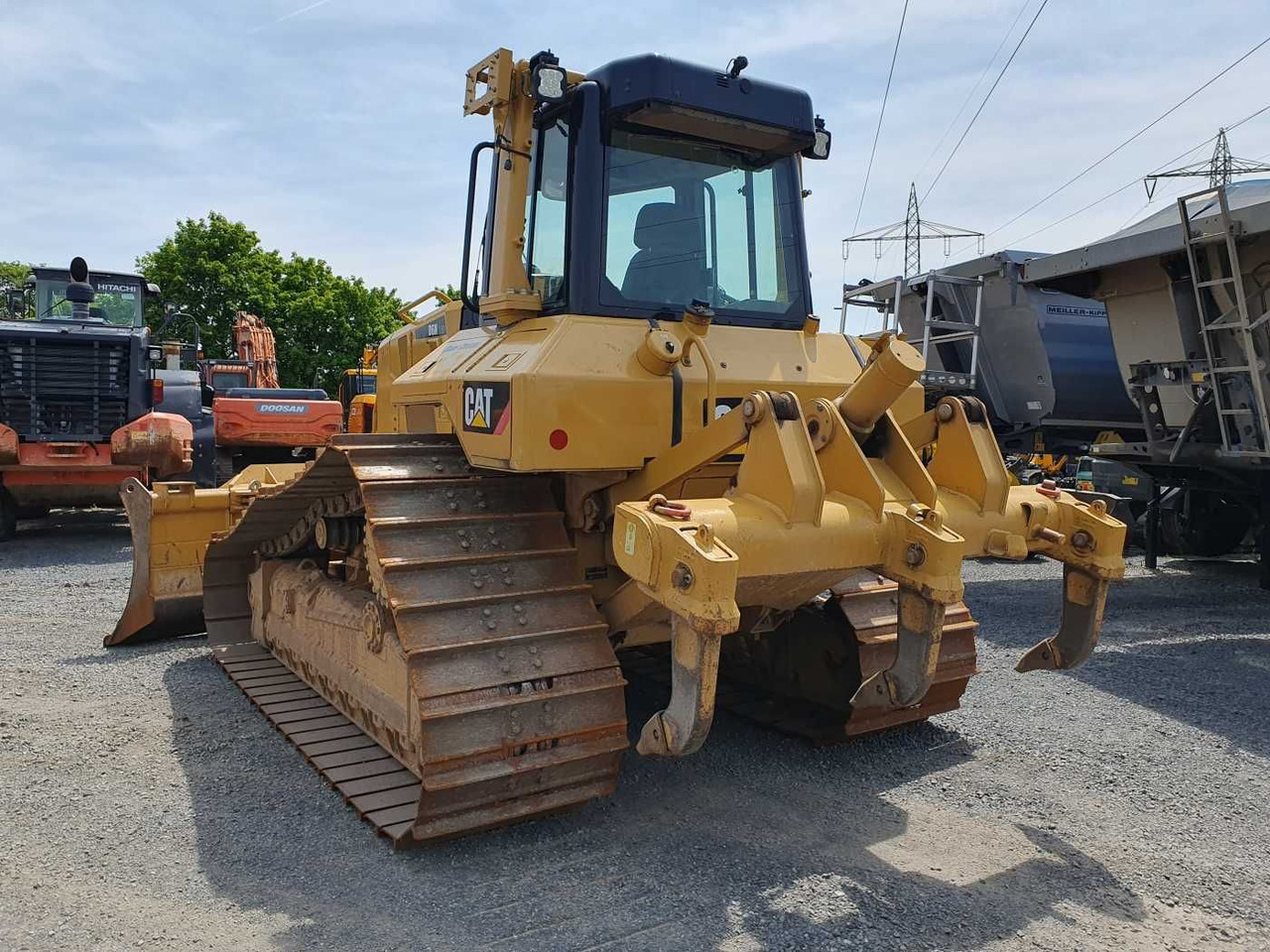 CAT D6N LGP / 8.524h / Klappschild / Ripper - Buldooser: pilt 4 CAT D6N LGP / 8.524h / Klappschild / Ripper - Buldooser: pilt 4