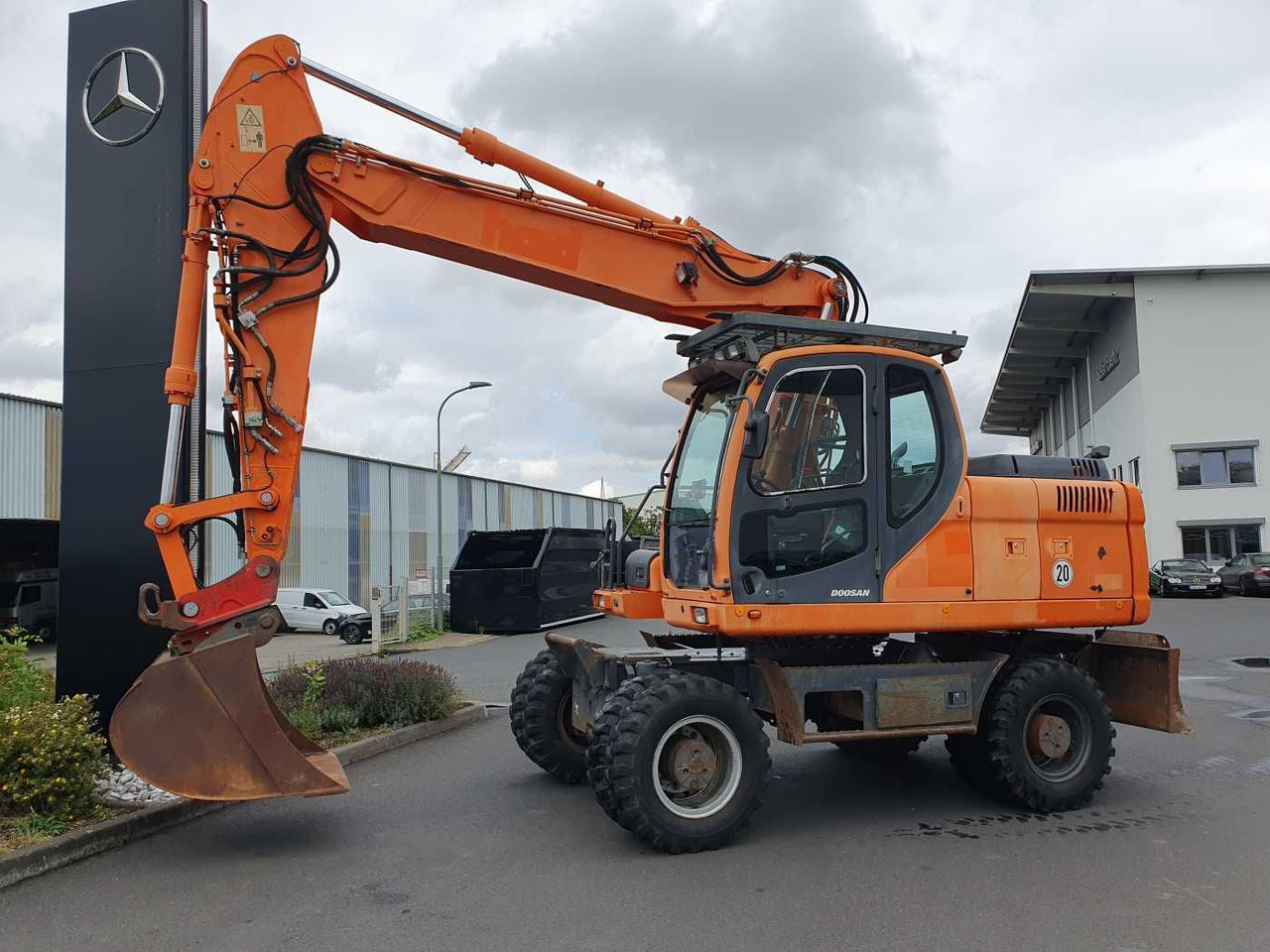 Doosan DX190W / 2008 / 12.349h / 1x Tieflöffel - Ratastel ekskavaator: pilt 2 Doosan DX190W / 2008 / 12.349h / 1x Tieflöffel - Ratastel ekskavaator: pilt 2