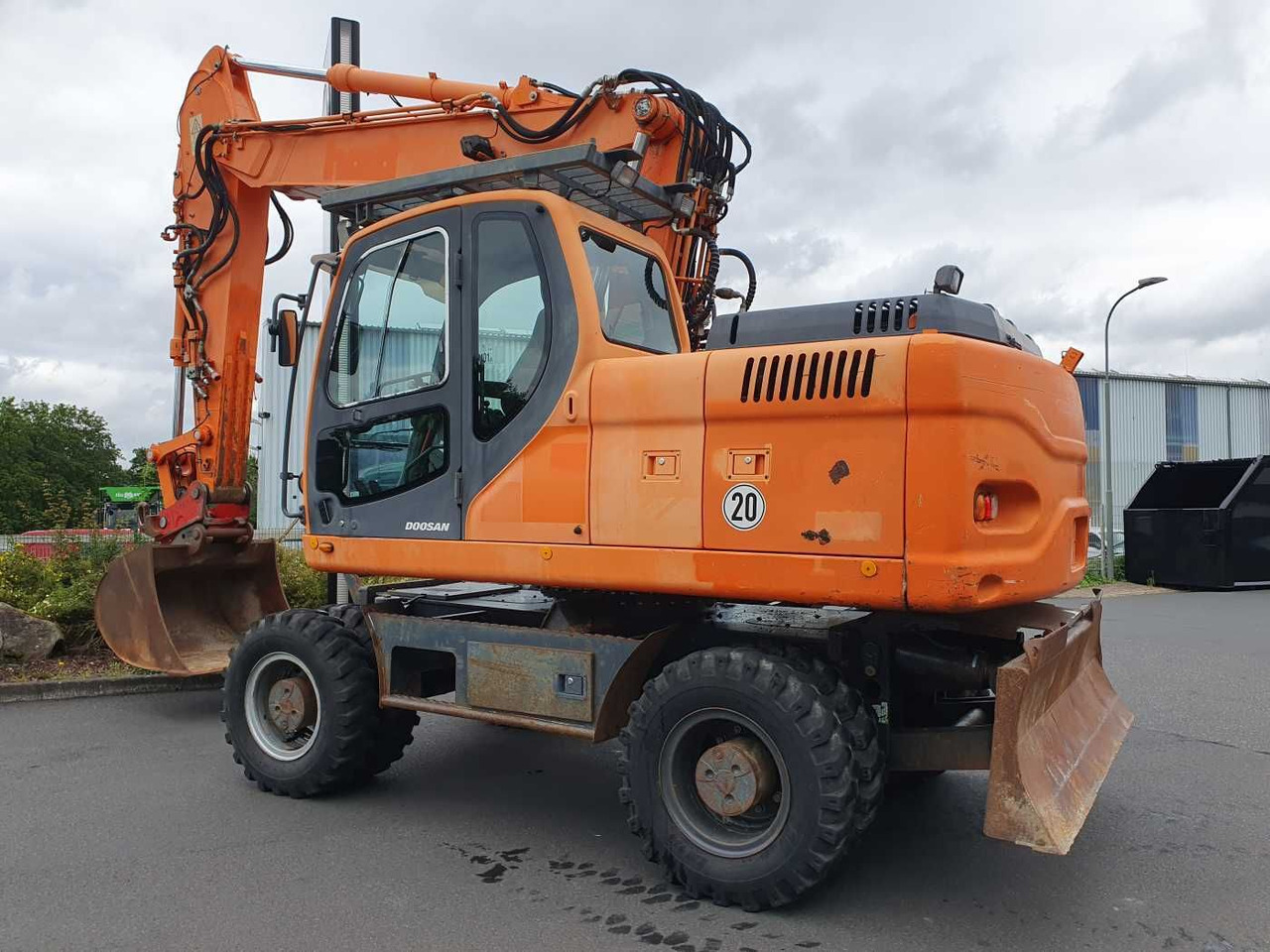 Doosan DX190W / 2008 / 12.349h / 1x Tieflöffel - Ratastel ekskavaator: pilt 4 Doosan DX190W / 2008 / 12.349h / 1x Tieflöffel - Ratastel ekskavaator: pilt 4