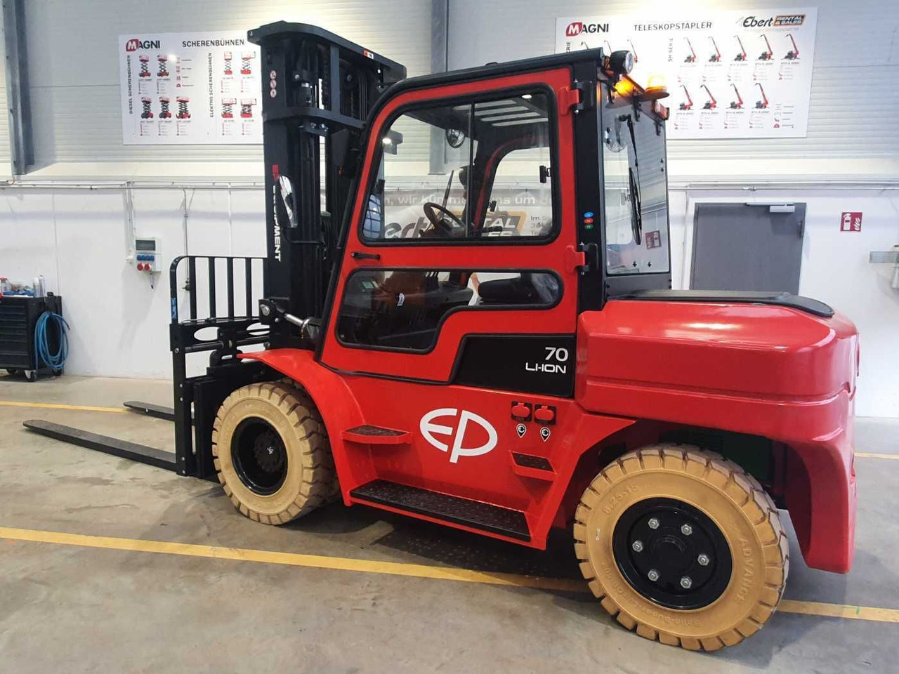 EP Equipment EFL 702 / 7T / Triplex: 5,40m / ZVG - Elektritõstuk: pilt 3 EP Equipment EFL 702 / 7T / Triplex: 5,40m / ZVG - Elektritõstuk: pilt 3