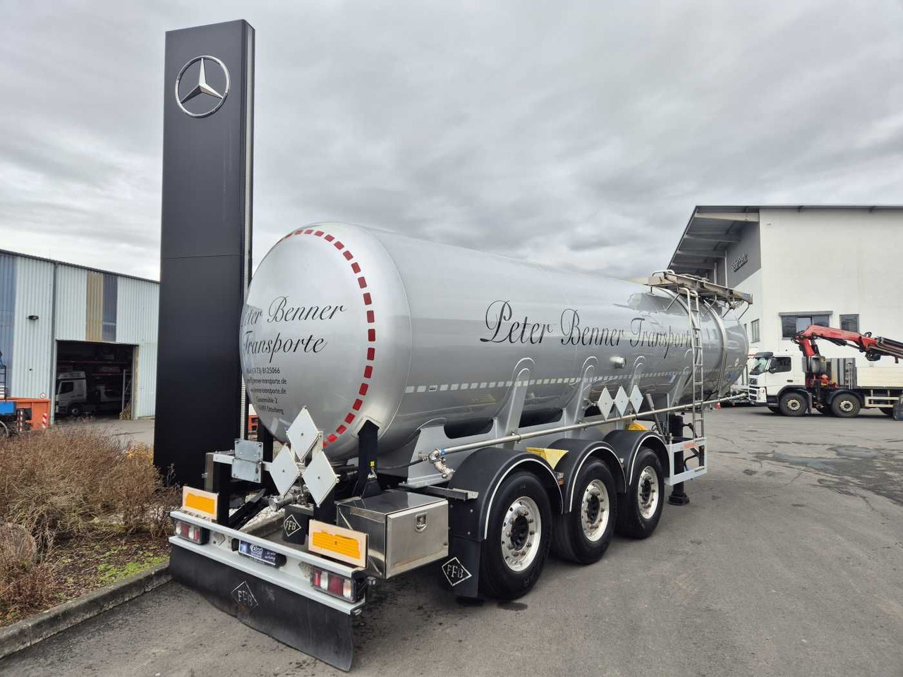 Feldbinder TSA 30.3 Gefahrgut ADR, 1 Kammer 30.000 Liter - Tsistern poolhaagis: pilt 1 Feldbinder TSA 30.3 Gefahrgut ADR, 1 Kammer 30.000 Liter - Tsistern poolhaagis: pilt 1