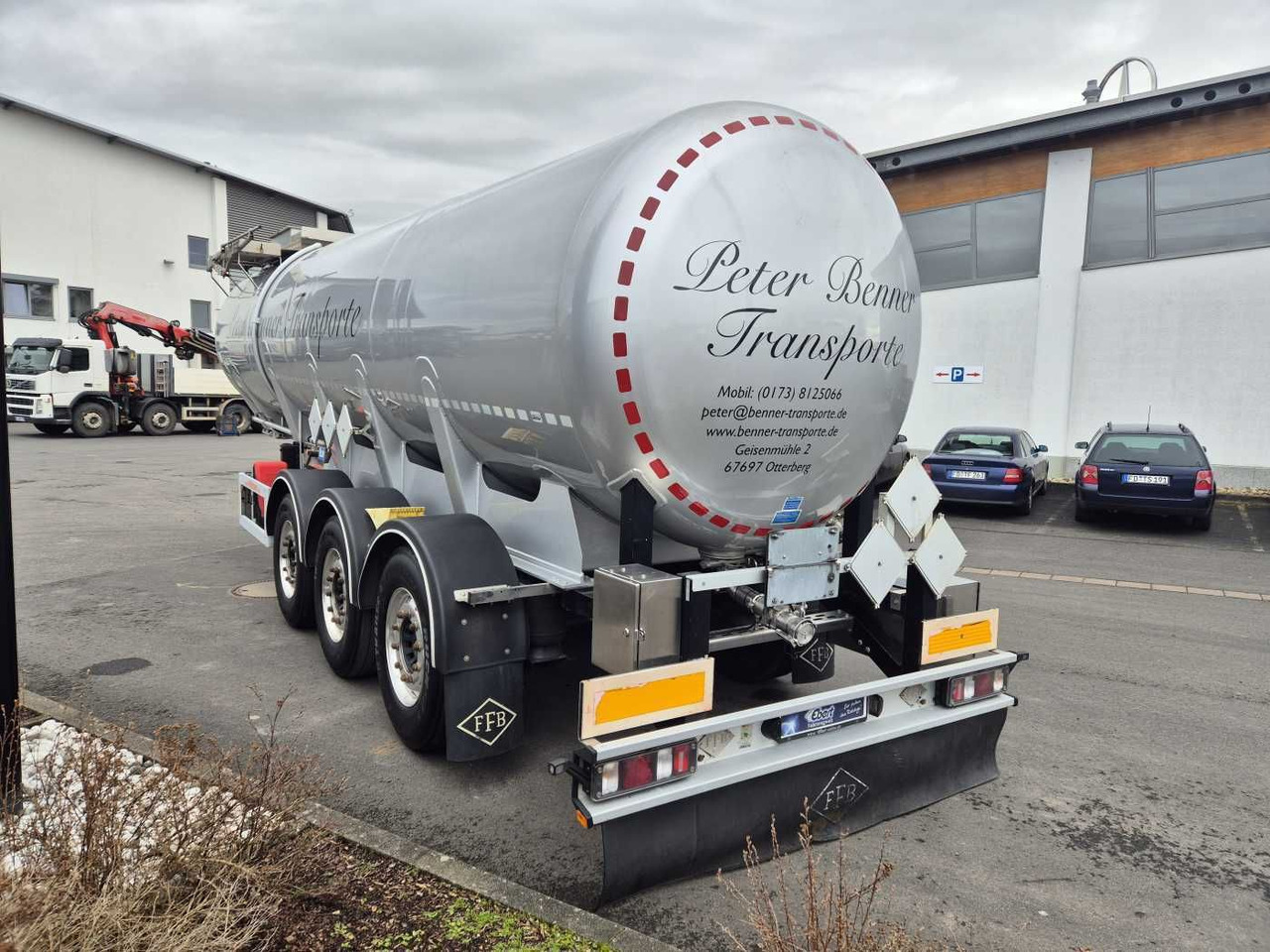 Feldbinder TSA 30.3 Gefahrgut ADR, 1 Kammer 30.000 Liter - Tsistern poolhaagis: pilt 2 Feldbinder TSA 30.3 Gefahrgut ADR, 1 Kammer 30.000 Liter - Tsistern poolhaagis: pilt 2