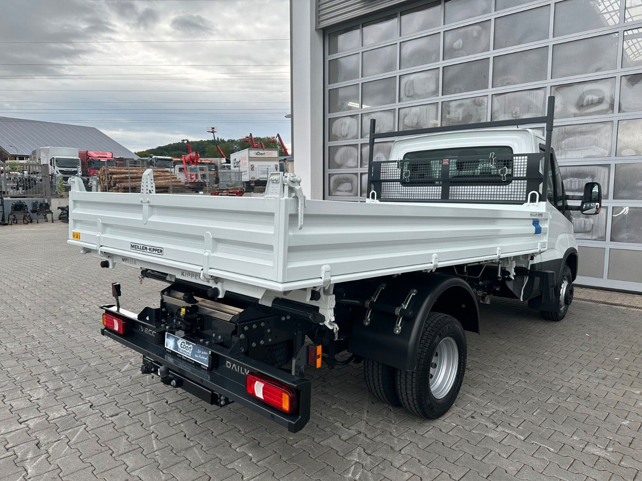 Iveco 70C18H 3-S.-Kipper Meiller *R3.450mm*2xAHK* - Tarbesõiduk kallur: pilt 5 Iveco 70C18H 3-S.-Kipper Meiller *R3.450mm*2xAHK* - Tarbesõiduk kallur: pilt 5