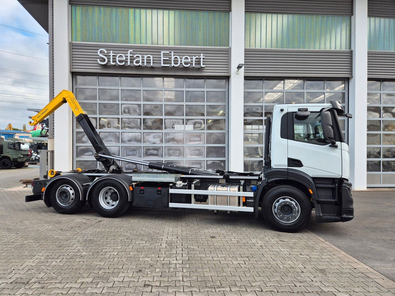 Iveco AD280X46Y/PS ON Palfinger PH T 20 SLD5 Intarder - Konkstõstukiga veoauto: pilt 3 Iveco AD280X46Y/PS ON Palfinger PH T 20 SLD5 Intarder - Konkstõstukiga veoauto: pilt 3