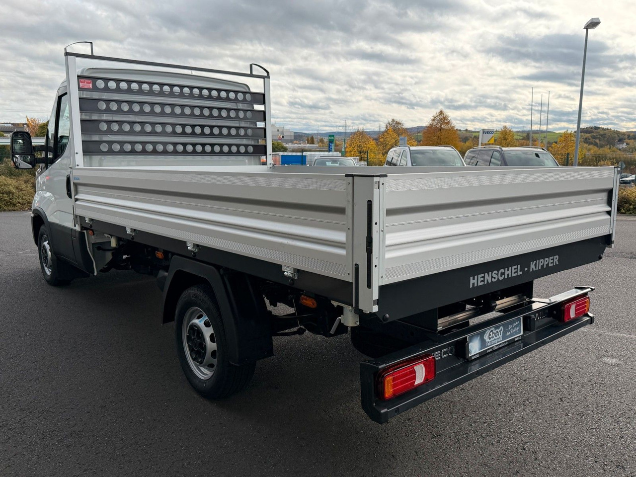 Iveco Daily 35S14 A8*R3.450mm*Automatik*Kamera*2Sitze* - Tarbesõiduk kallur: pilt 4 Iveco Daily 35S14 A8*R3.450mm*Automatik*Kamera*2Sitze* - Tarbesõiduk kallur: pilt 4