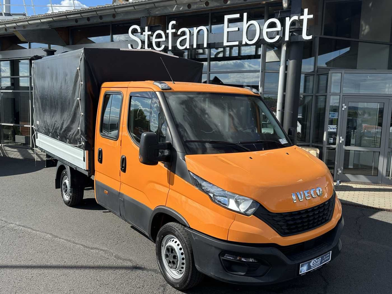Iveco Daily 35S14 Pritsche+Plane *AHK*Ladekran*7-Sitze - Tent tarbesõiduk: pilt 1 Iveco Daily 35S14 Pritsche+Plane *AHK*Ladekran*7-Sitze - Tent tarbesõiduk: pilt 1