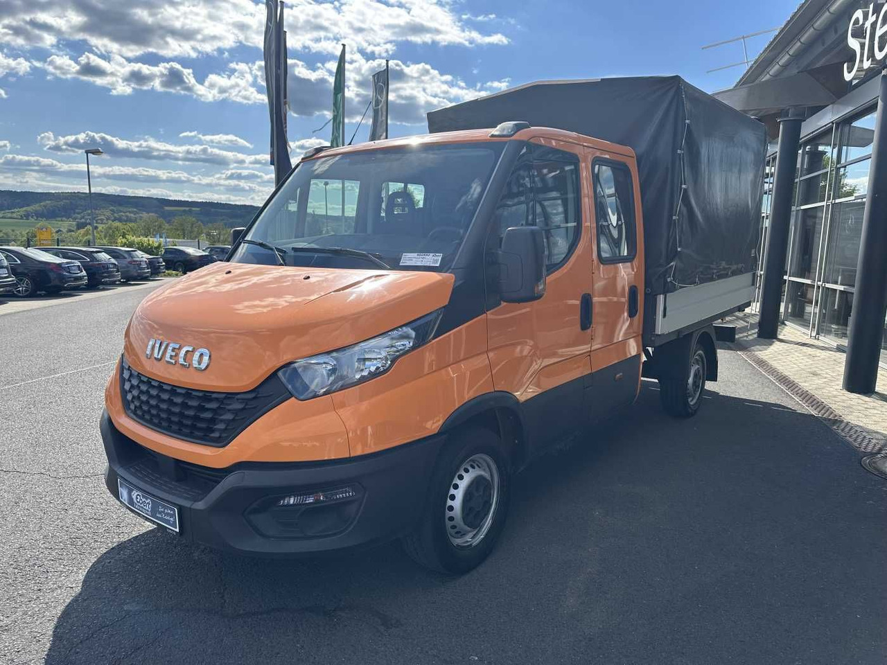 Iveco Daily 35S14 Pritsche+Plane *AHK*Ladekran*7-Sitze - Tent tarbesõiduk: pilt 3 Iveco Daily 35S14 Pritsche+Plane *AHK*Ladekran*7-Sitze - Tent tarbesõiduk: pilt 3