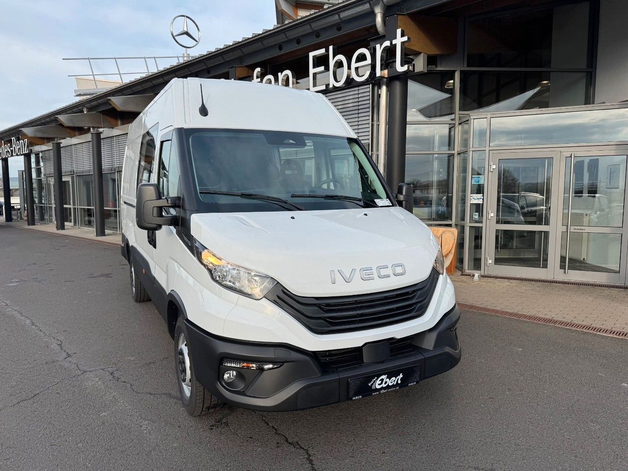 Iveco Daily 35S16 A8 *DoKa*Automatik*AHK*R3.520mm* - Kaubik: pilt 2 Iveco Daily 35S16 A8 *DoKa*Automatik*AHK*R3.520mm* - Kaubik: pilt 2