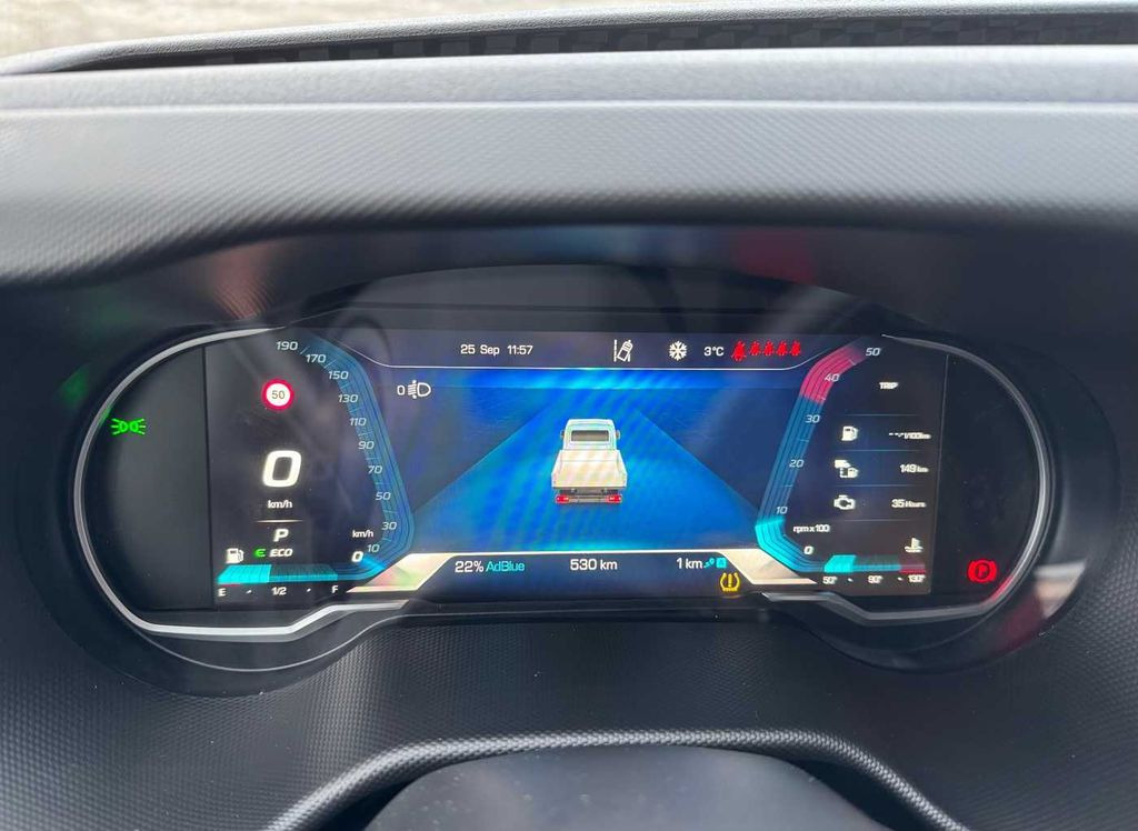 Uus Madelauto Iveco Daily 35S16 A8 Pritsche *7-Sitze*AHK*Automatik* Iveco Daily 35S16 A8 Pritsche *7-Sitze*AHK*Automatik*: pilt 10