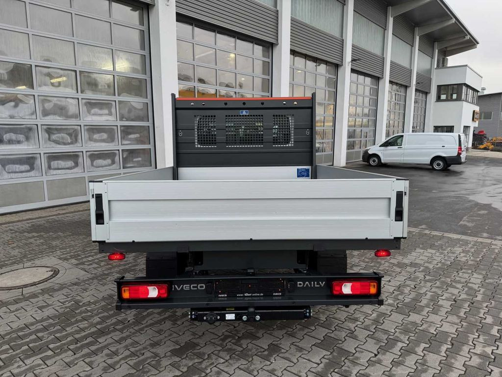 Iveco Daily 35S16 A8 Pritsche *7-Sitze*AHK*Automatik* - Madelauto: pilt 4 Iveco Daily 35S16 A8 Pritsche *7-Sitze*AHK*Automatik* - Madelauto: pilt 4