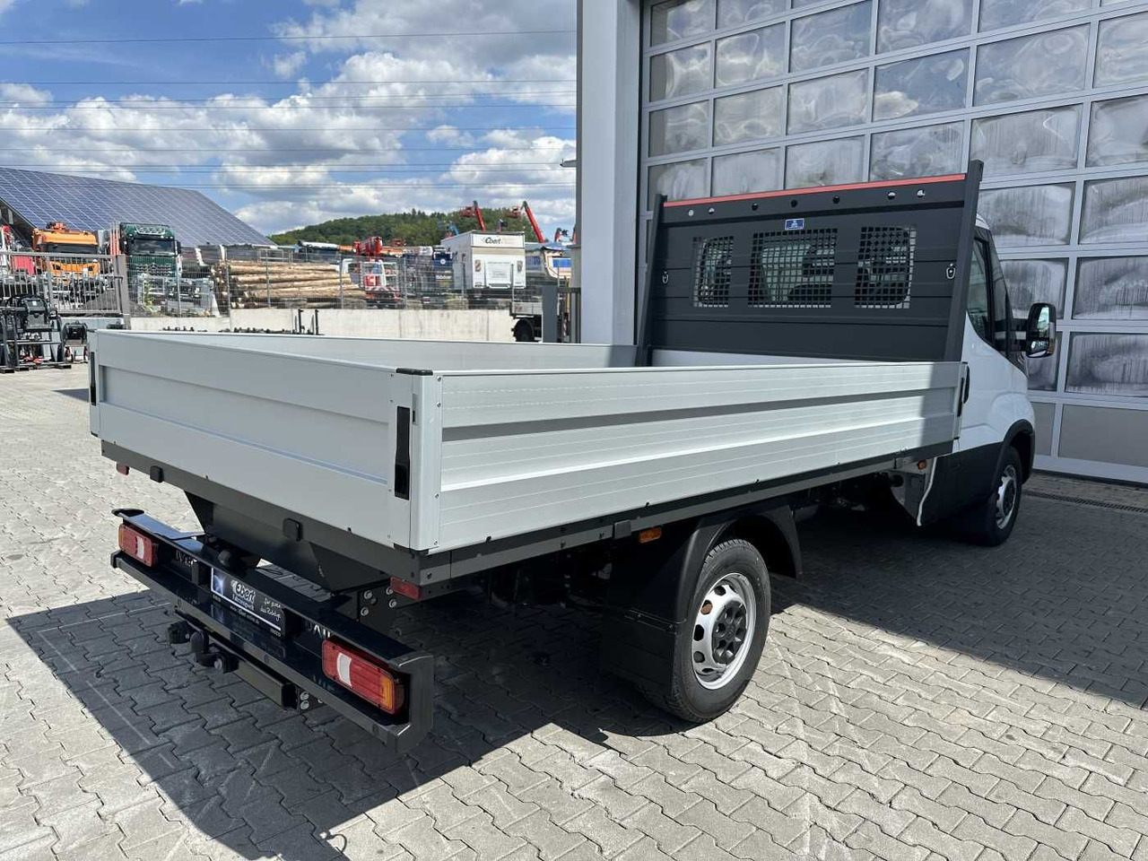 Iveco Daily 35S16 A8 Pritsche *R3.450mm*AHK*Automatik* - Madelauto: pilt 4 Iveco Daily 35S16 A8 Pritsche *R3.450mm*AHK*Automatik* - Madelauto: pilt 4