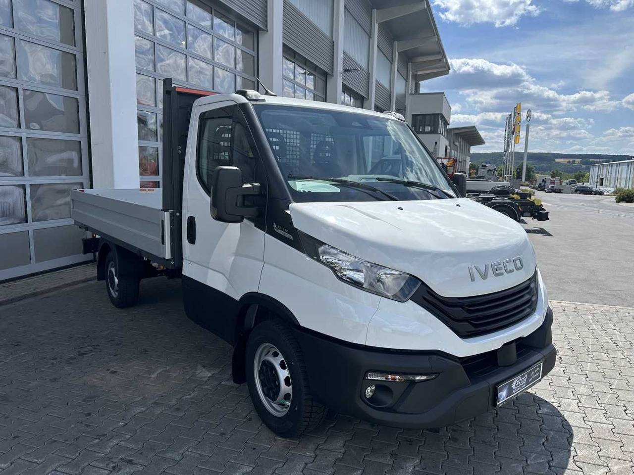 Iveco Daily 35S16 A8 Pritsche *R3.450mm*AHK*Automatik* - Madelauto: pilt 3 Iveco Daily 35S16 A8 Pritsche *R3.450mm*AHK*Automatik* - Madelauto: pilt 3