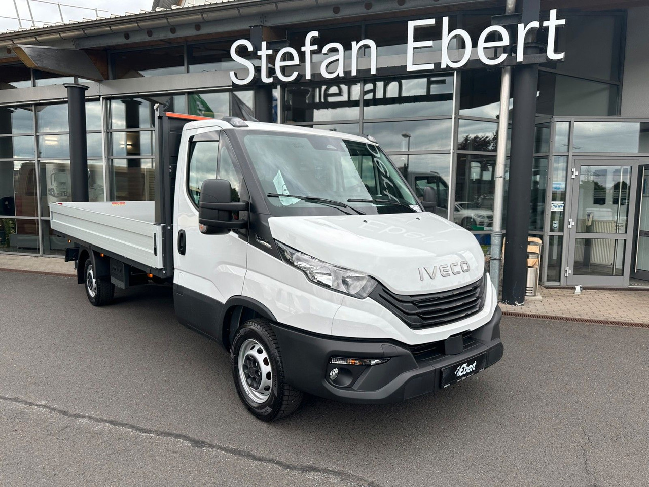 Iveco Daily 35S16 A8 *R.4100 mm*AHK*Kamera* 3x - Madelauto: pilt 1 Iveco Daily 35S16 A8 *R.4100 mm*AHK*Kamera* 3x - Madelauto: pilt 1