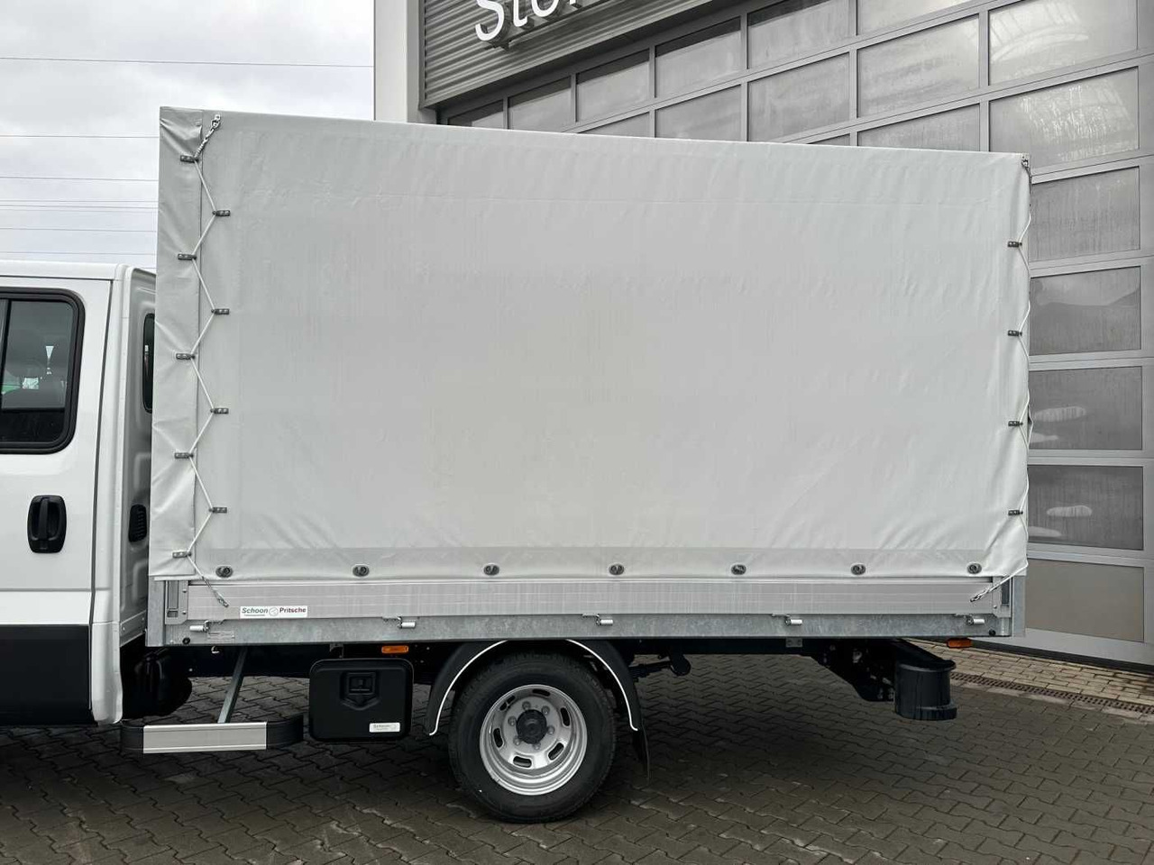 Iveco Daily 50C18H A8 DoKa *AHK*Automatik*7-Sitze* - Madelauto, Meeskonnaauto: pilt 5 Iveco Daily 50C18H A8 DoKa *AHK*Automatik*7-Sitze* - Madelauto, Meeskonnaauto: pilt 5