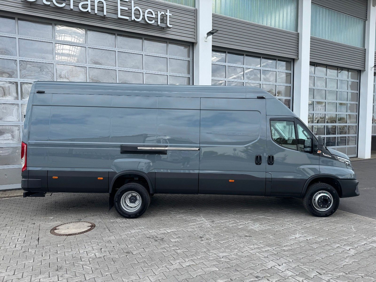 Iveco Daily 70C21 3.0L *L4*H3*Automatik*LED*Luft* 2x - Kaubik: pilt 2 Iveco Daily 70C21 3.0L *L4*H3*Automatik*LED*Luft* 2x - Kaubik: pilt 2