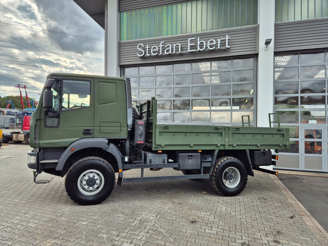 Iveco Eurocargo ML100E22WM-BW 4x4 Pritsche L-Haus Bett - Madelveok/ Platvormveok: pilt 5 Iveco Eurocargo ML100E22WM-BW 4x4 Pritsche L-Haus Bett - Madelveok/ Platvormveok: pilt 5