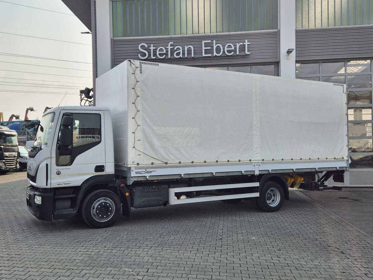 Iveco Eurocargo ML120E25 LBW 1.500kg Klima 3 Sitze - Tent veoauto: pilt 4 Iveco Eurocargo ML120E25 LBW 1.500kg Klima 3 Sitze - Tent veoauto: pilt 4