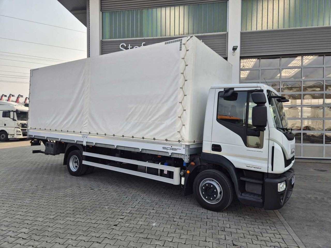 Iveco Eurocargo ML120E25 LBW 1.500kg Klima 3 Sitze - Tent veoauto: pilt 3 Iveco Eurocargo ML120E25 LBW 1.500kg Klima 3 Sitze - Tent veoauto: pilt 3
