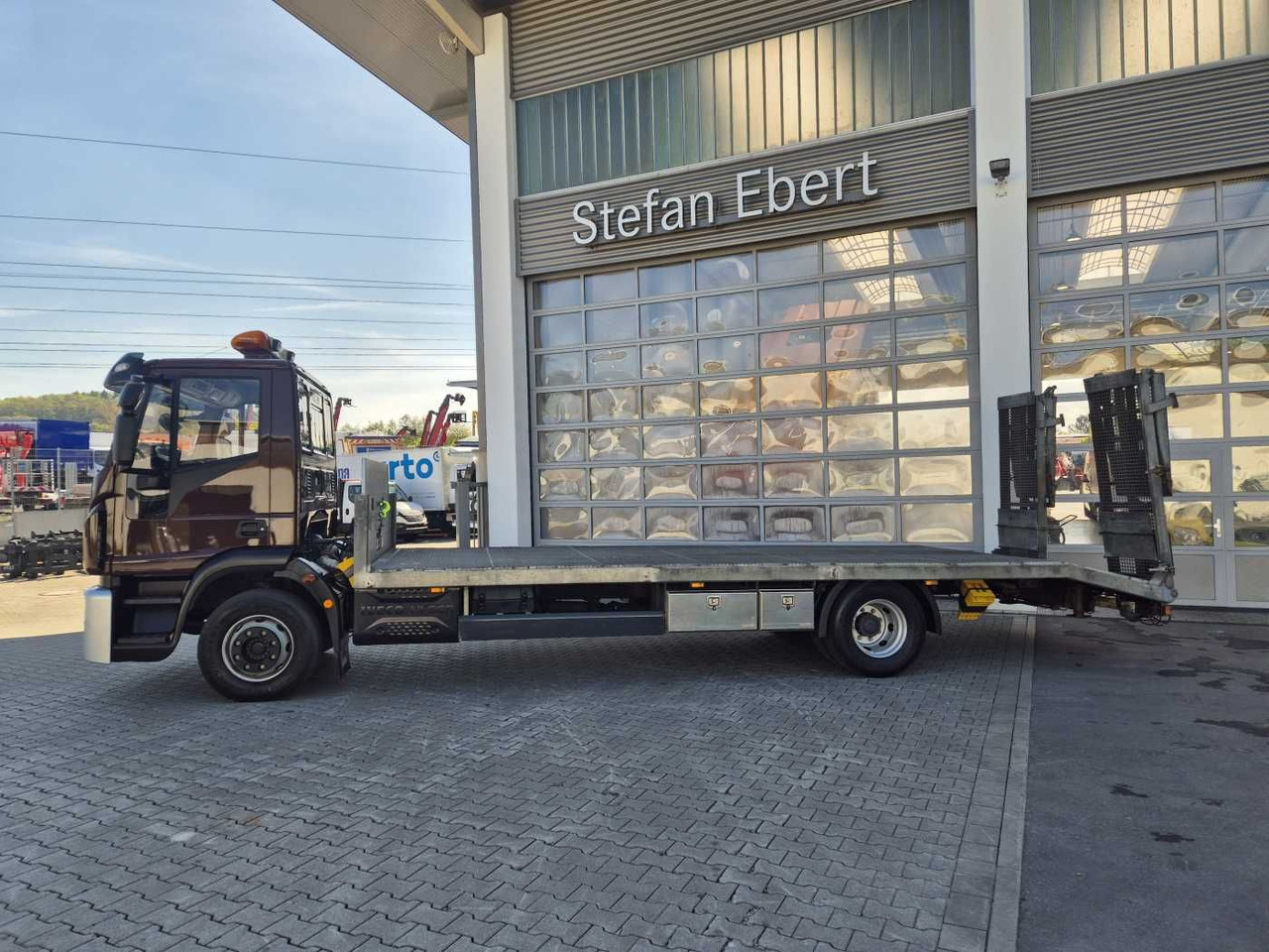 Iveco Eurocargo ML140E25/P Maschinentransporter Winde - Treilerveoauto: pilt 4 Iveco Eurocargo ML140E25/P Maschinentransporter Winde - Treilerveoauto: pilt 4