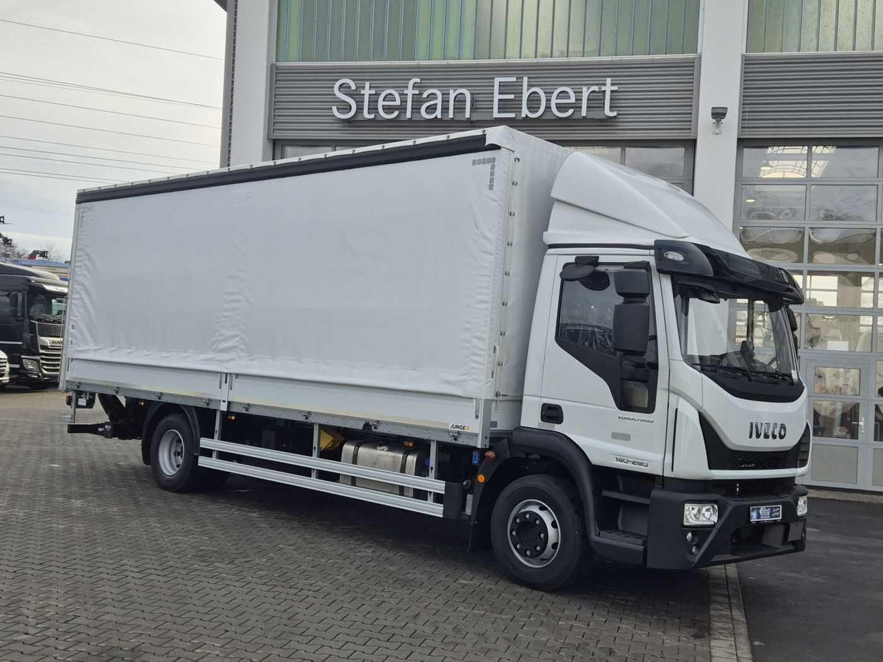 Iveco Eurocargo ML140E28/P LBW Bär Schiebeplane AHK - Tent veoauto: pilt 4 Iveco Eurocargo ML140E28/P LBW Bär Schiebeplane AHK - Tent veoauto: pilt 4