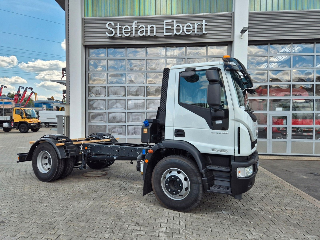 Iveco Eurocargo ML160E25/P EVI_E 4x2 RHD Rechtslenker - Tänavapühkimismasin: pilt 2 Iveco Eurocargo ML160E25/P EVI_E 4x2 RHD Rechtslenker - Tänavapühkimismasin: pilt 2