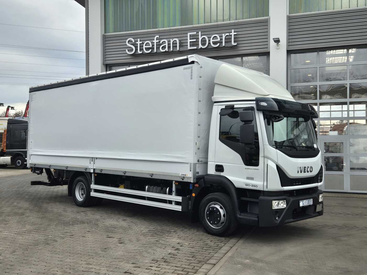 Iveco ML120E25/P 2x Schiebeplane AHK LBW Kamera - Tent veoauto: pilt 4 Iveco ML120E25/P 2x Schiebeplane AHK LBW Kamera - Tent veoauto: pilt 4
