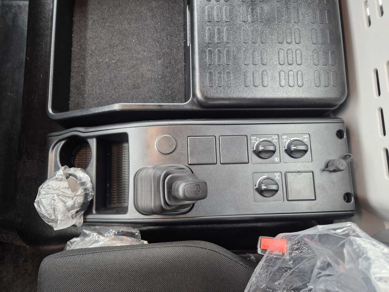 Kallurauto Iveco ML150E28W 4x4 Meiller Dreiseitenkipper 2xAHK: pilt 14