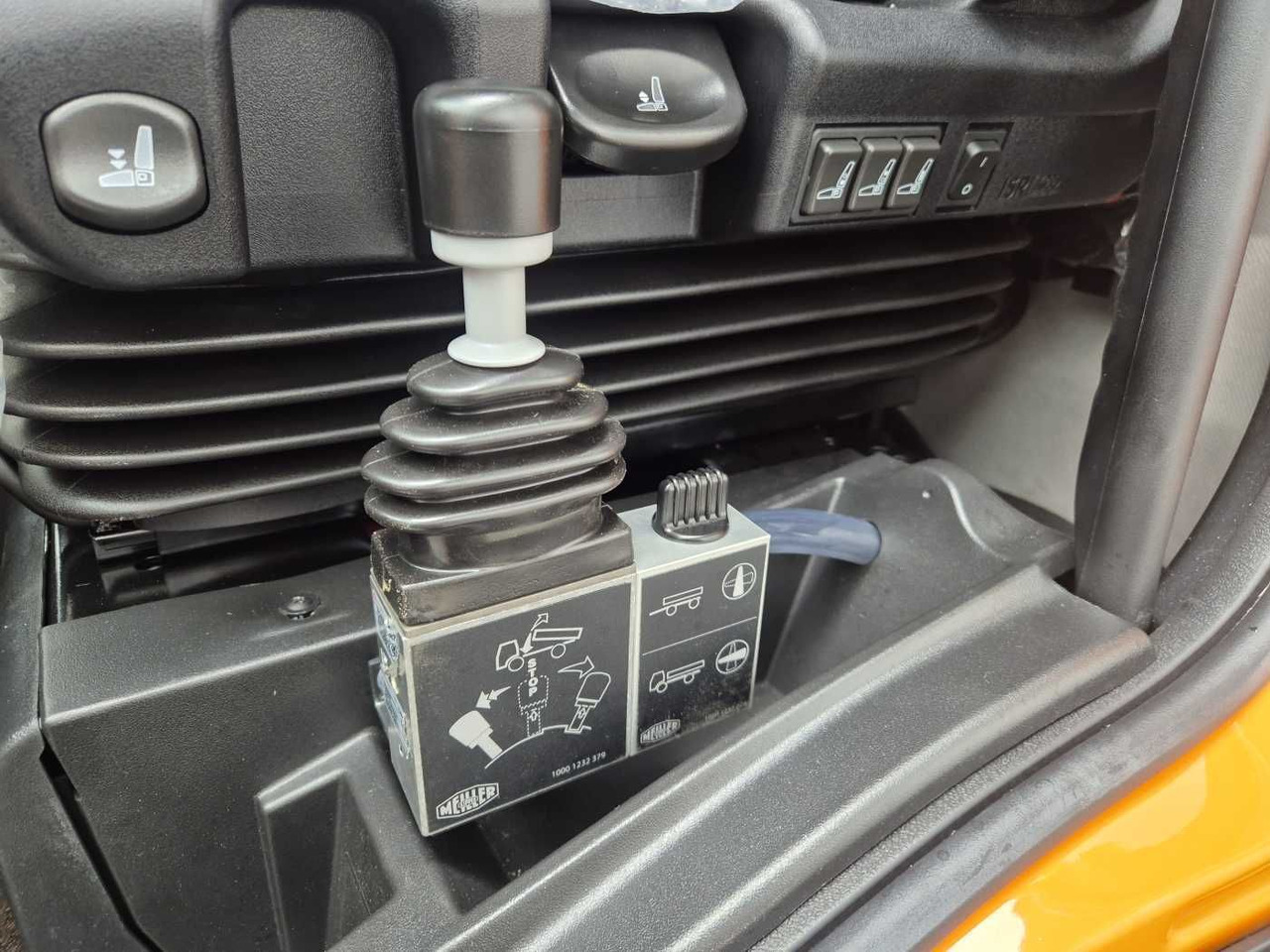 Kallurauto Iveco ML150E28W 4x4 Meiller Dreiseitenkipper 2xAHK: pilt 13