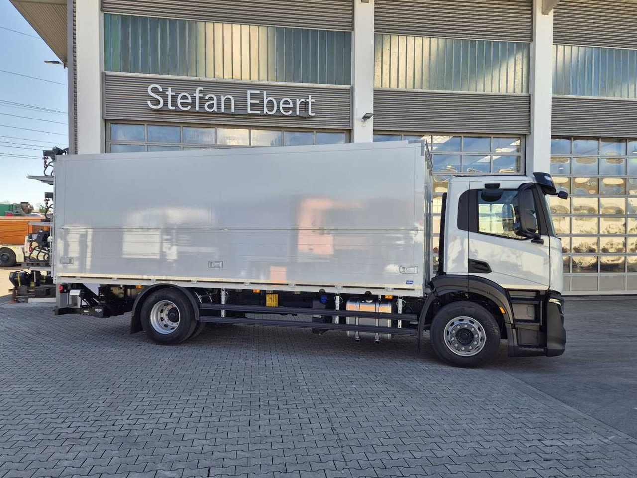 Iveco S-Way AD190S40/FP Böse Schwenkwand LBW 2x AHK - Joogiveok: pilt 4 Iveco S-Way AD190S40/FP Böse Schwenkwand LBW 2x AHK - Joogiveok: pilt 4