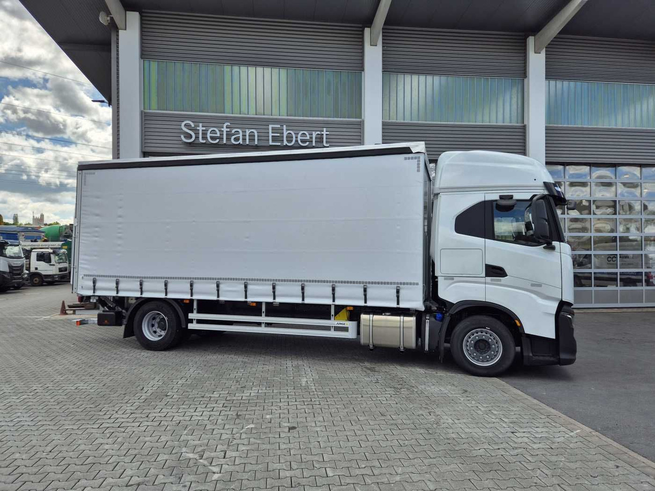 Iveco S-Way AS190S42/P Schiebeplanen LBW 2.000kg AHK - Tent veoauto: pilt 4 Iveco S-Way AS190S42/P Schiebeplanen LBW 2.000kg AHK - Tent veoauto: pilt 4