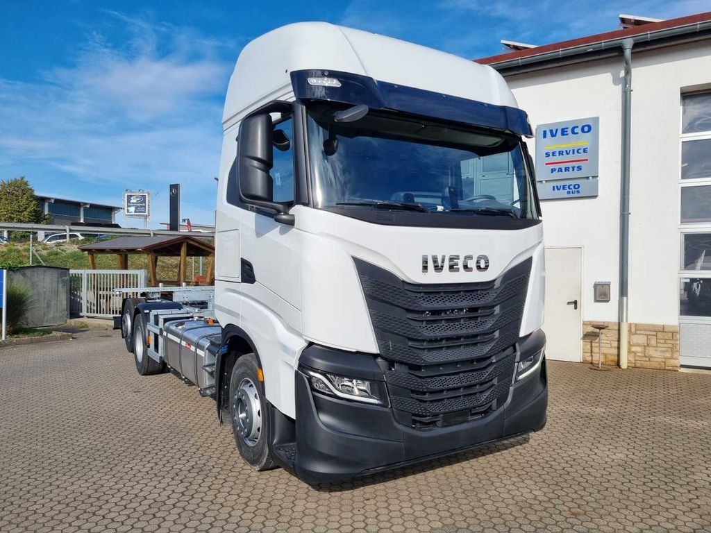 Iveco S-Way AS260S46 6x2 BDF-Wechsler Intarder 2x vorh - Konteinerveduk/ Tõstukiga veoauto: pilt 1 Iveco S-Way AS260S46 6x2 BDF-Wechsler Intarder 2x vorh - Konteinerveduk/ Tõstukiga veoauto: pilt 1