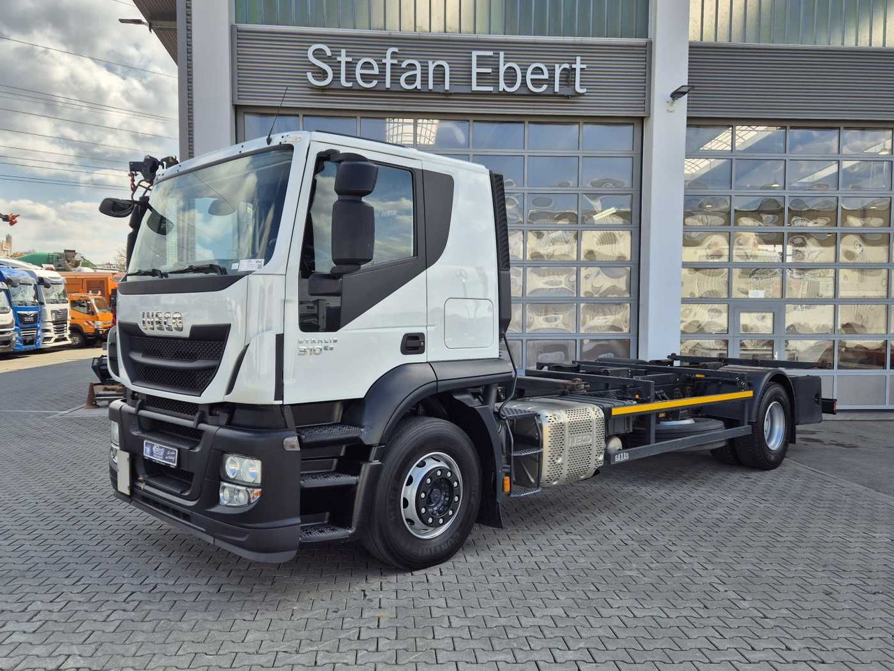 Iveco Stralis AT190S31/P BDF Klima Standh. AHK Bett - Konteinerveduk/ Tõstukiga veoauto: pilt 1 Iveco Stralis AT190S31/P BDF Klima Standh. AHK Bett - Konteinerveduk/ Tõstukiga veoauto: pilt 1