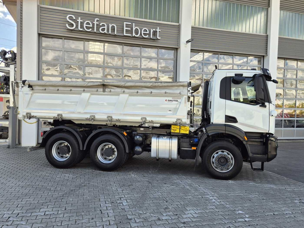 Iveco X-Way AD300X48Z HR 6x4 Intarder Bordmatic Kamera - Kallurauto: pilt 5 Iveco X-Way AD300X48Z HR 6x4 Intarder Bordmatic Kamera - Kallurauto: pilt 5