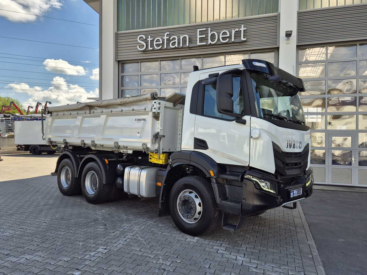 Iveco X-Way AD300X48Z HR 6x4 Intarder Bordmatic Kamera - Kallurauto: pilt 3 Iveco X-Way AD300X48Z HR 6x4 Intarder Bordmatic Kamera - Kallurauto: pilt 3