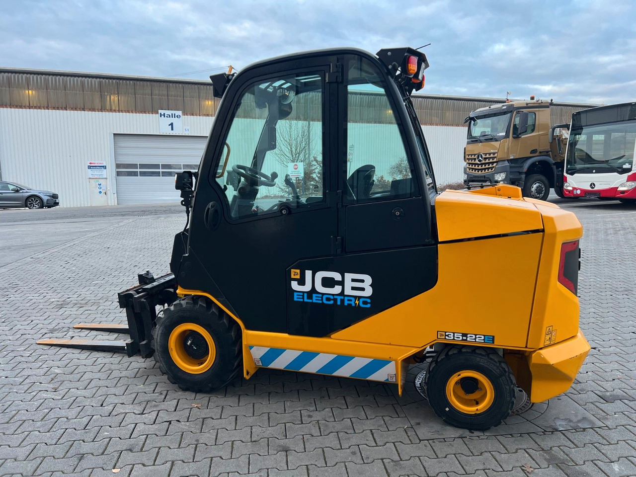 Teleskooplaadur JCB TLT 35-22E Teletruck / nur 131h! / 2022 / SS: pilt 8 Teleskooplaadur JCB TLT 35-22E Teletruck / nur 131h! / 2022 / SS: pilt 8